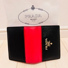 PRADA 二つ折り財布の画像