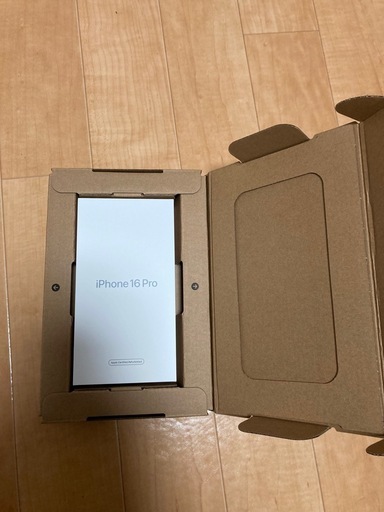 iPhone 16 Pro デザートチタニウム