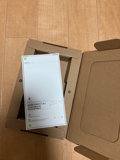 iPhone 16 Pro デザートチタニウム
