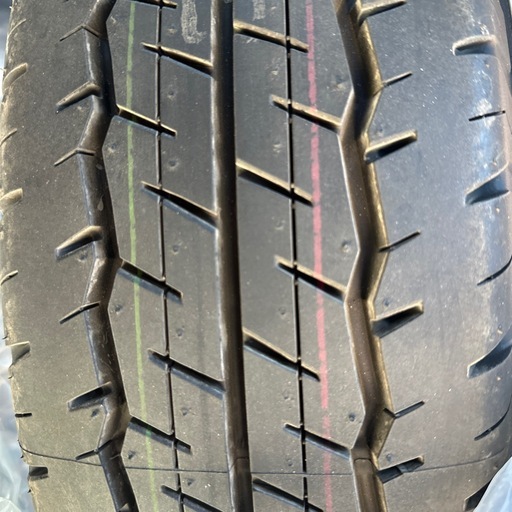 ハイエース純正タイヤ(新品)