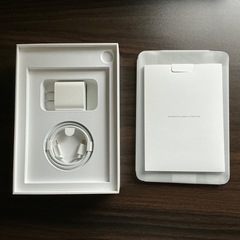 【最新】iPad mini 7 (256GB) Wi-Fi 純正ケース付の画像