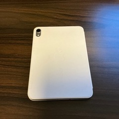 【最新】iPad mini 7 (256GB) Wi-Fi 純正ケース付の画像