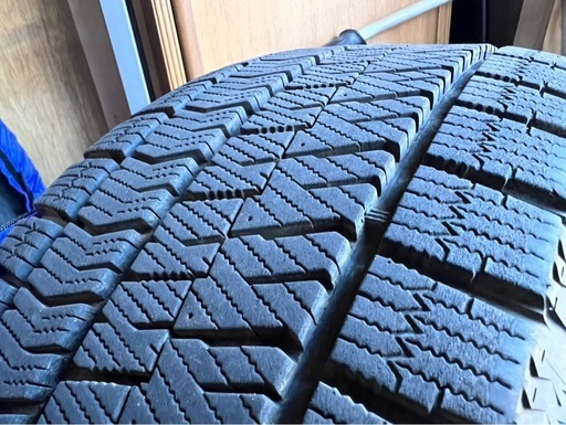 スタットレスタイヤのみ  215/50R17