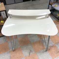 ＼家具＊家電のお店／【ｼﾞｬﾝｸﾞﾙｼﾞｬﾝｸﾞﾙ石川金沢店】デスク ホワイト W(幅)109×D(奥行き)66×H(高さ)80cmの画像