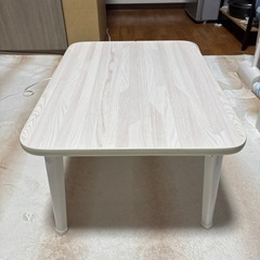 折りたたみテーブルの画像