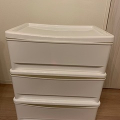 ニトリ プラスチック製衣装ケースの画像