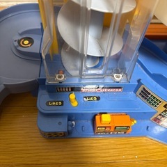 トミカ　回転式パーキングの画像