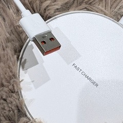 ワイヤレス充電器 iPhone16/15/14/13/12/11  15wの画像