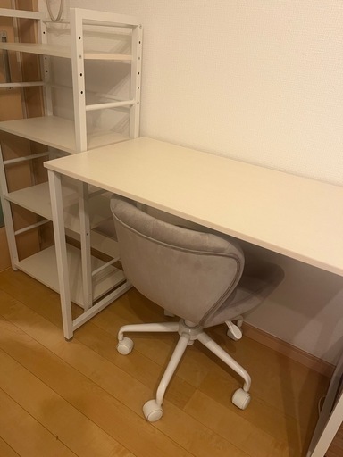 決まりました✨美品✨ 机、椅子、ラック３点セット