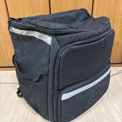 ウーバーイーツ配達バッグの画像