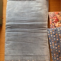 座布団三枚まとめての画像