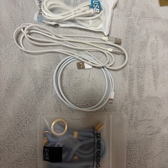 iPhone12.ケース、ケーブル、フィルムの画像