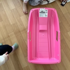 スノーボード　衣服　滑り板の画像