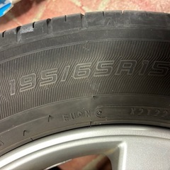 c26 セレナ ノーマルタイヤの画像