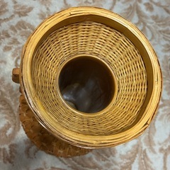 籐の壺　オブジェの画像