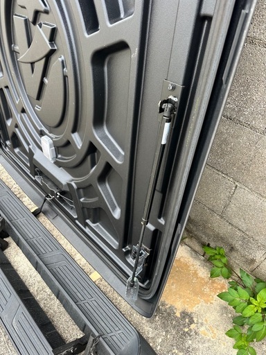ハイラックスgun125ハードトノカバー純正ステップ