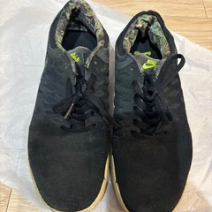 NIKE SB ブラック カモ柄 の画像