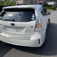 プリウスアルファGの画像