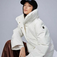 新品未使用タグ付きDanielWellington　ジャケット　ダウン　白の画像