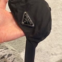 PRADAキャップの画像