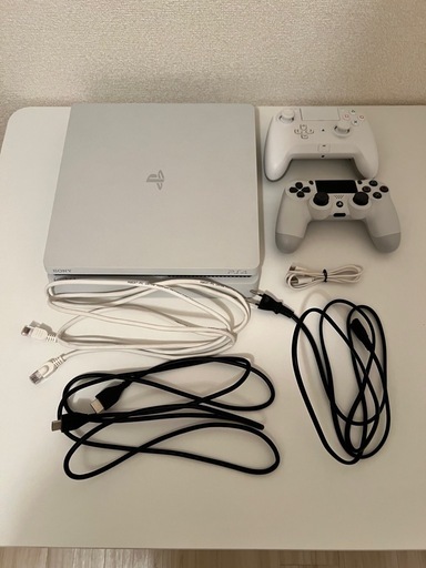 PS4 本体+コントローラー+付属品