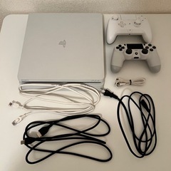 PS4 本体+コントローラー+付属品の画像