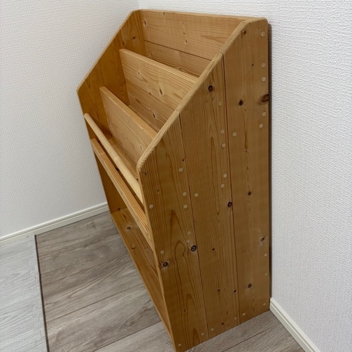 【絵本棚】無垢 天然木 木製 大容量 無垢材のハンドメイド