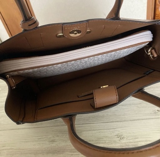 マイケルコース  MICHEAL KORS  ハンドバッグ