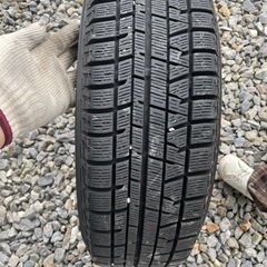 ラクティス　スタッドレスタイヤ(4個)の画像