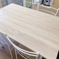 ダイニングテーブル 4人用の画像