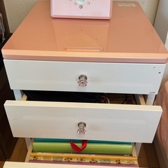 コイズミ 学習机＋椅子セット ホワイト×ピンク 小学生〜中学生向け 引き取り限定の画像
