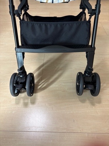コンビ　ベビーカー　スゴカル4キャス compact エッグショック