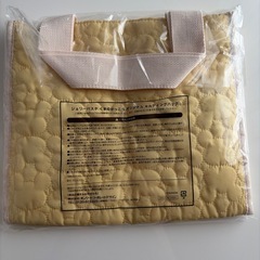 新品未使用　くまのがっこう　オリジナルキルティングバックとマフラーセットの画像