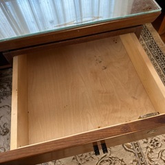 ガラス天板付き 木製デスク 引き取り限定の画像