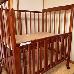 ベビーベッドの画像