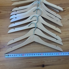 IKEA 木製ハンガー　子ども　10本の画像