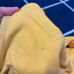 GAP ギャップ　黄色ロンTの画像