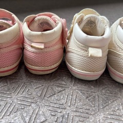 女の子靴の画像