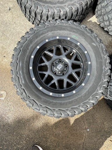 値下げ交渉⭕️ Jeep向けPCD127 / 5穴 オフロード系ホイール＋MTタイヤ 4本セット（18インチ）