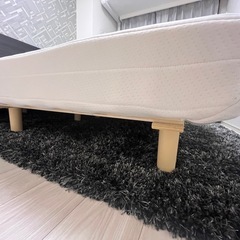 足つきマットレスの画像
