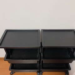 ローラー付きチェストの画像