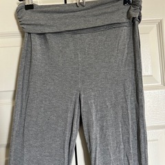 H&M フレア ヨガパンツの画像