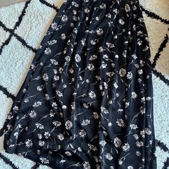 スカート　パンツ　4着　の画像