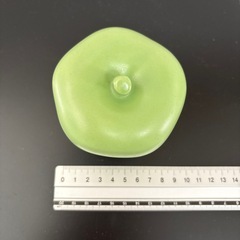 りんごと洋梨の置物　　陶器の画像
