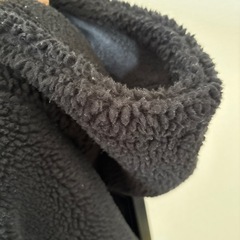 ロング丈黒モコモコ　フード付きアウターの画像