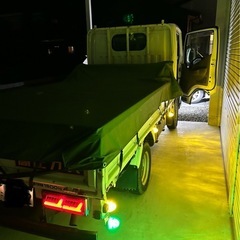 1.5トン積載 トラック ディーゼルエンジンの画像