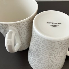 〈GIVENCHY〉角皿&マグカップの画像