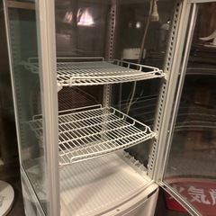 レマコム4面ガラス冷蔵ショーケースLEDライト付き 取りに来て頂ける方に無料でお譲りします!の画像