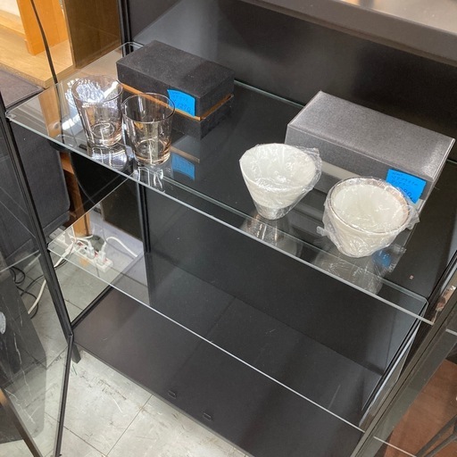 IKEA ルードスタ　ガラスキャビネット