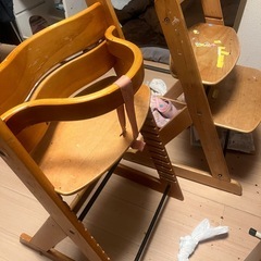 ダイニングテーブル、　いすx1、子供のいすx1 の画像